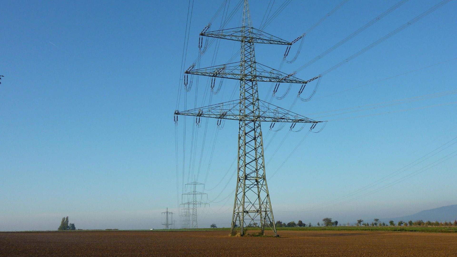 Odszkodowania za słupy i urządzenia przesyłowe - Służebność przesyłu