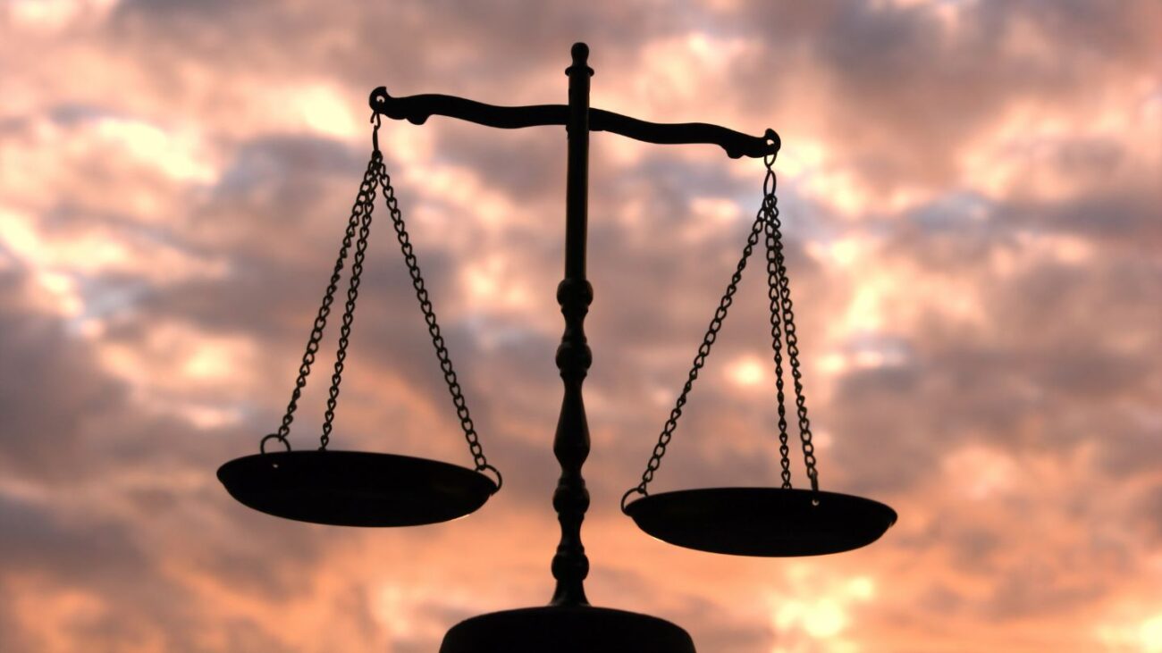 Teoria salda a teoria dwóch kondykcji