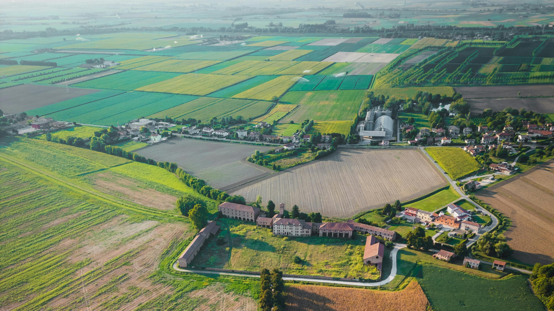 Czy obcokrajowiec może kupić ziemię w Polsce? Zasady i procedury w 2026 roku