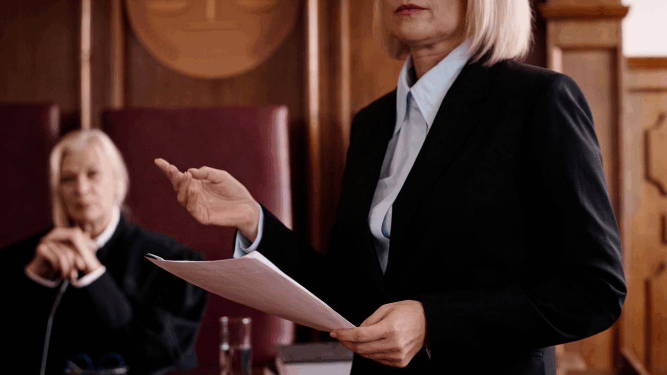 Ile czasu ma prokurator na postawienie zarzutów? Procedury i terminy w procesie karnym